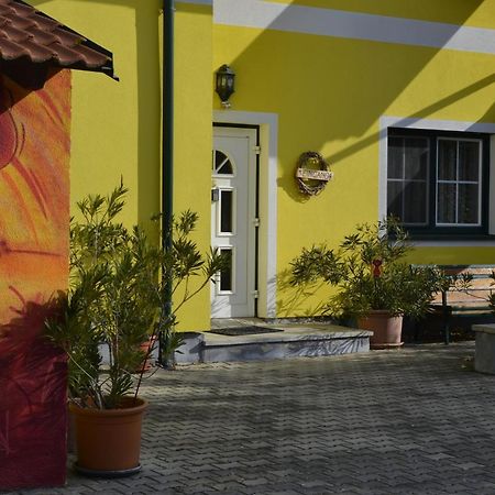 Burgen Landhaus Gols Exterior foto